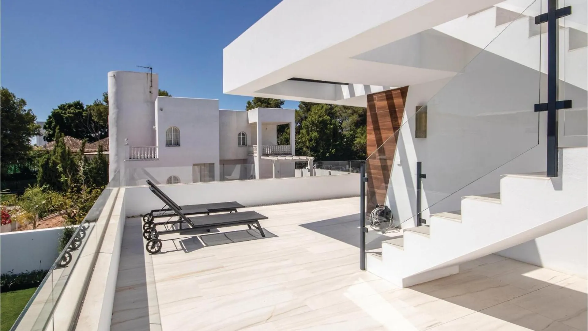 Nice Home In Nueva Andalucia With Wifi Marbella