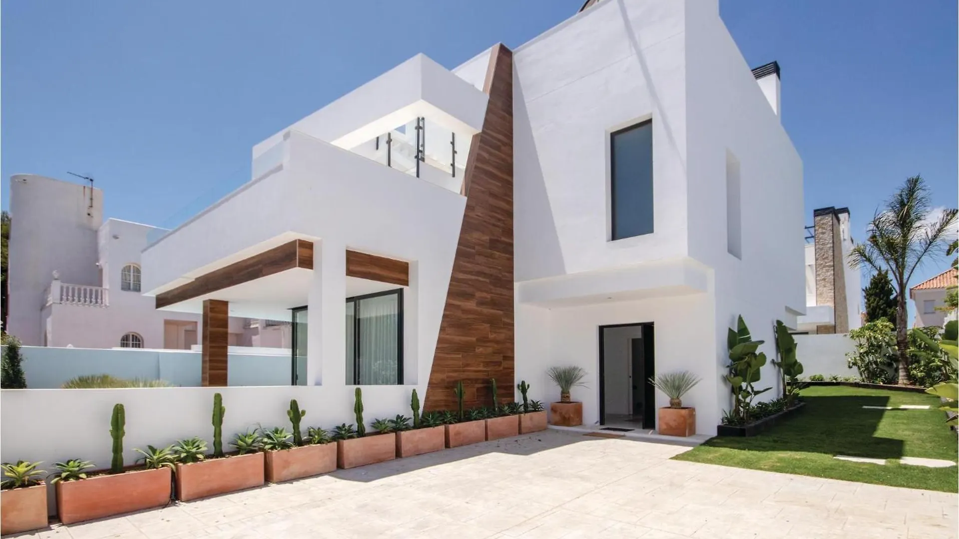 Nice Home In Nueva Andalucia With Wifi Marbella 0*,  Spain