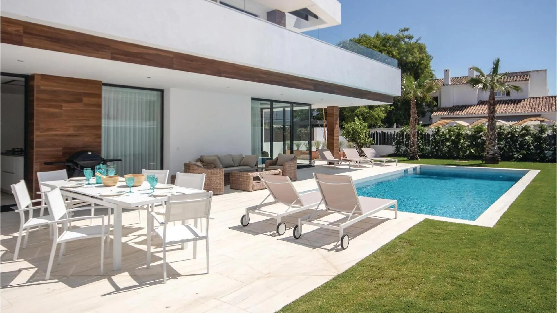 Nice Home In Nueva Andalucia With Wifi Marbella